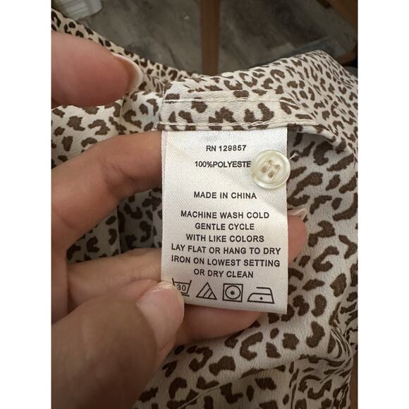 Rochelle Behrens Womens Small The Shirt Button Up Novelty Leopard Animal Print - Picture 6 of 7
